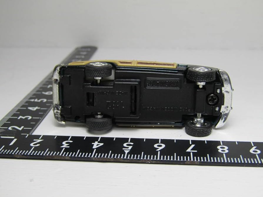 Amazon | Ford 1/82 フォード Woody Wagon V8 ウッディ